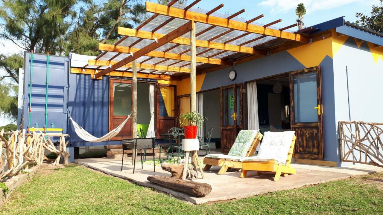 Blue Space Beach House Порт-Шепстон Экстерьер фото